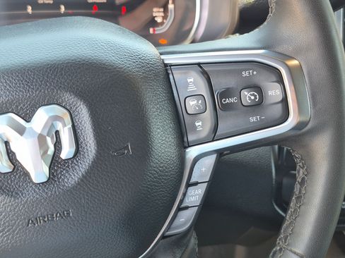 Used 2025 RAM 2500 Laramie AWD/4WD image 18