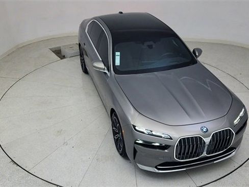 Used 2025 BMW i7 eDrive50 image 80