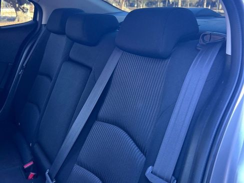 Used 2016 MAZDA MAZDA3 i Touring image 8