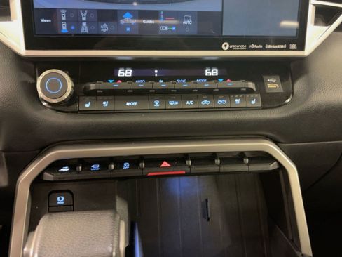 Used 2022 Toyota Tundra Limited image 17