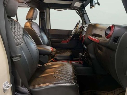 Used 2018 Jeep Wrangler Unlimited Sport S image 42