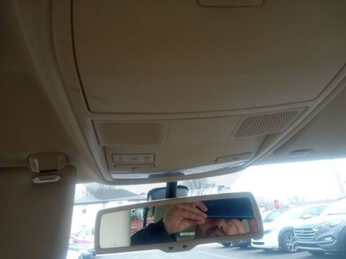 Used 2017 Volkswagen Tiguan S image 21