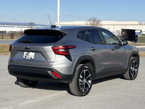 Used 2024 Chevrolet Trax RS w/ Driver Confidence Package image 24