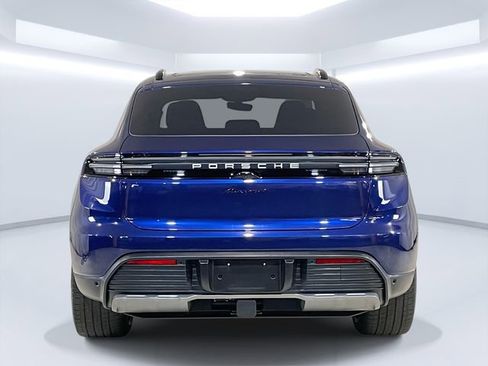 Certified 2025 Porsche Macan 4 Electric image 7