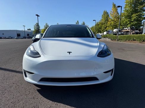 Used 2023 Tesla Model Y Performance AWD/4WD image 2