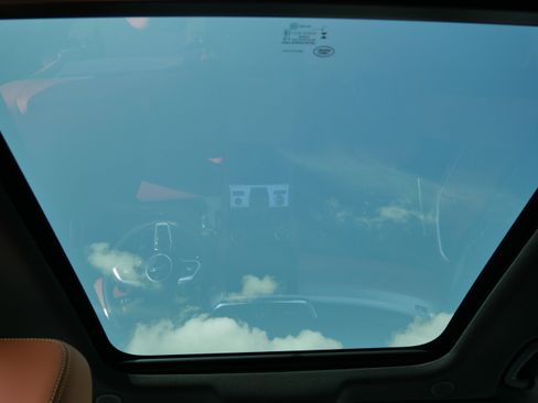 Certified 2026 Jaguar F-PACE R-Dynamic S AWD/4WD image 19
