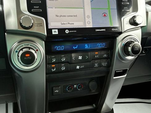 Used 2020 Toyota 4Runner Limited AWD/4WD image 18