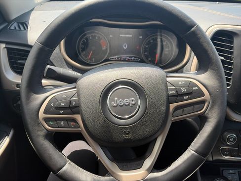 Used 2017 Jeep Cherokee Limited AWD/4WD image 25