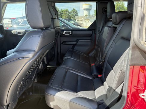 Used 2025 Ford Bronco Badlands AWD/4WD image 7