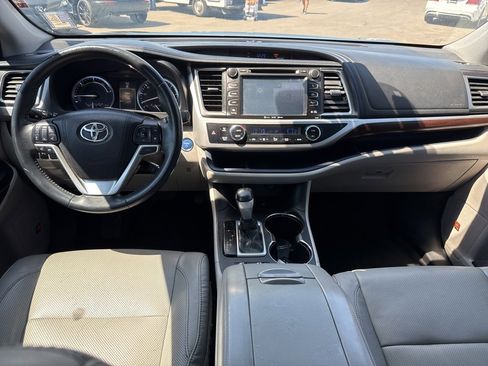 Used 2016 Toyota Highlander Limited image 11