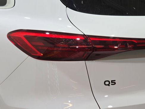 Certified 2025 Audi Q5 Premium w/ Premium Plus AWD/4WD image 35