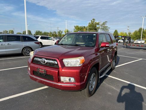 Used 2013 Toyota 4Runner SR5 w/ Premium Pkg AWD/4WD image 2
