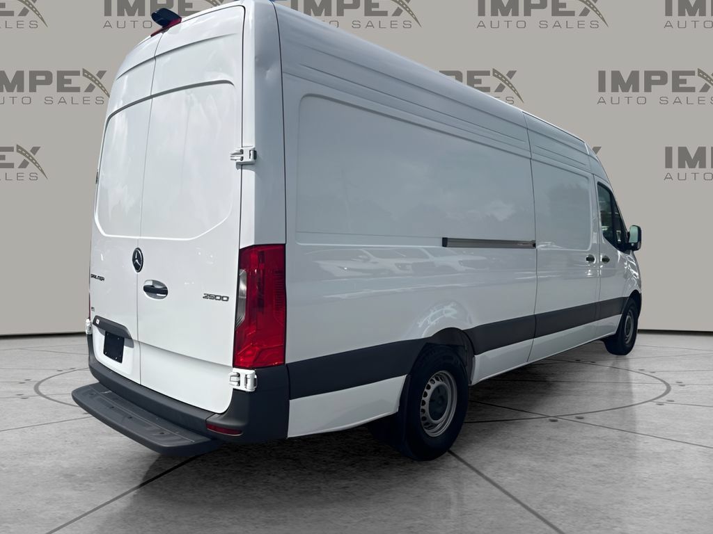 Used 2025 Mercedes-Benz Sprinter 2500 image 5