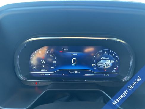 Used 2024 Chevrolet Suburban High Country w/ Premium Package image 32