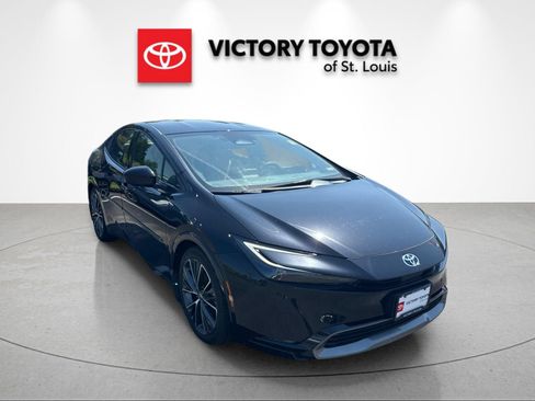 Used 2024 Toyota Prius XLE FWD image 1