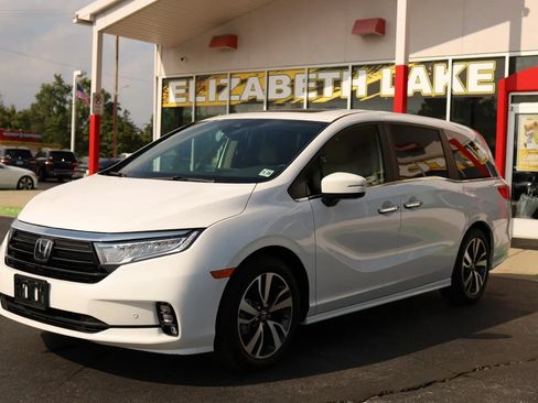 Used 2024 Honda Odyssey Touring image 1