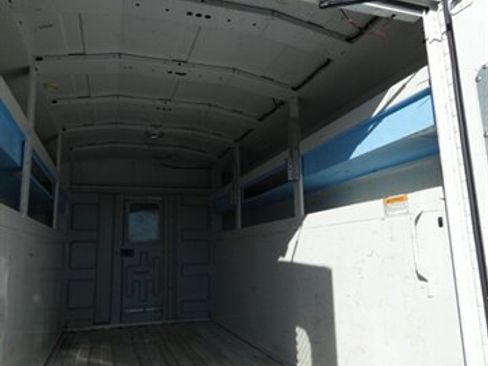 Used 2017 Chevrolet Express 3500 image 27