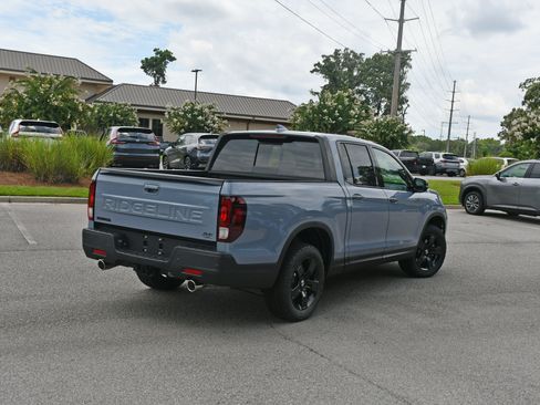 New 2026 Honda Ridgeline Black Edition image 2