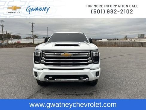 Used 2024 Chevrolet Silverado 2500 High Country w/ High Country Premium Package image 2