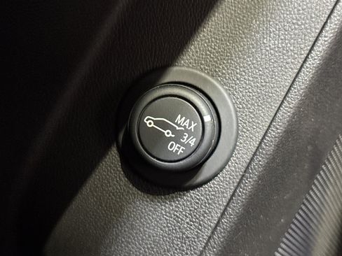 Used 2024 Chevrolet Equinox LT w/ LPO, Floor Liner Package FWD image 31