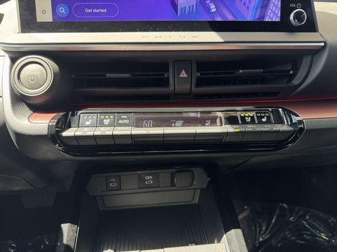 Used 2024 Toyota Prius Prime Premium image 26