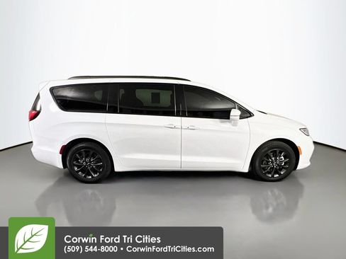 Used 2021 Chrysler Pacifica Touring w/ S Appearance Package FWD image 19