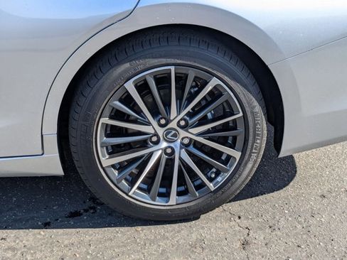 Used 2025 Lexus ES 300h w/ Premium Package image 23