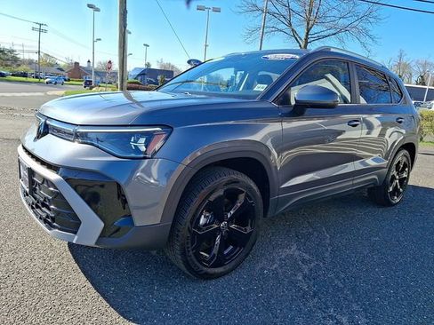 Certified 2025 Volkswagen Taos SEL w/ Black Wheel Plus Package image 3