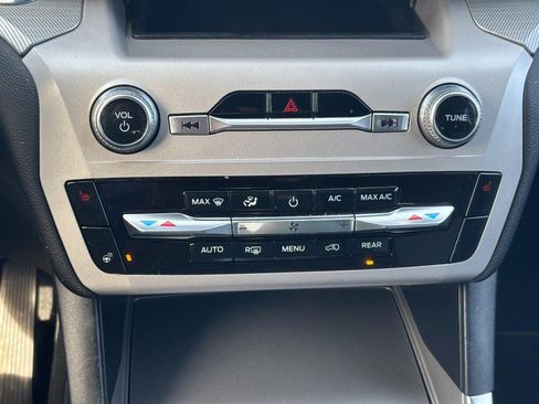 Used 2023 Ford Explorer XLT w/ Equipment Group 202A image 26