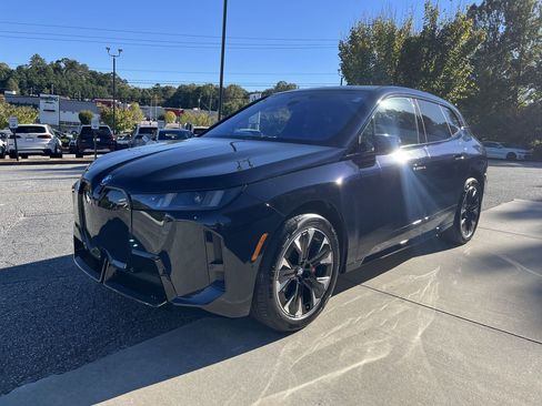 Used 2026 BMW iX xDrive60 w/ M Sport Package image 4