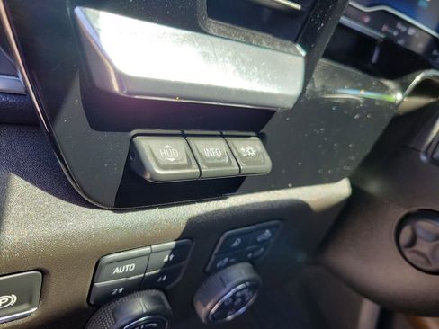 Used 2025 Chevrolet Silverado 1500 High Country w/ Technology Package AWD/4WD image 25