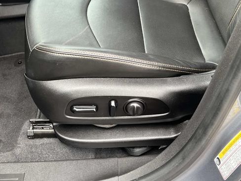 Used 2020 GMC Terrain SLT w/ Preferred Package FWD image 19