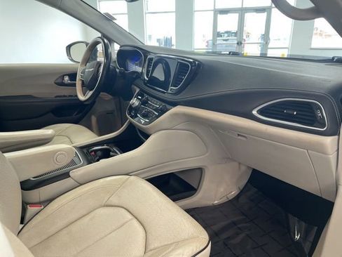 Used 2021 Chrysler Pacifica Limited w/ Premium & Safety Sphere Group AWD/4WD image 29