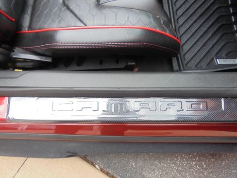 Used 2017 Chevrolet Camaro LT RWD image 19