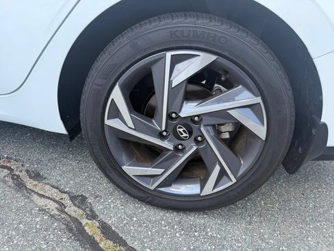 Used 2025 Hyundai Elantra Sport FWD image 33