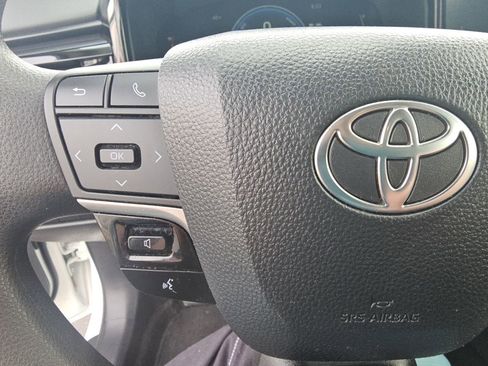 Certified 2025 Toyota Camry LE w/ Convenience Package image 11