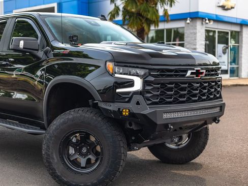 Used 2024 Chevrolet Silverado 1500 ZR2 w/ ZR2 Bison Edition AWD/4WD image 3