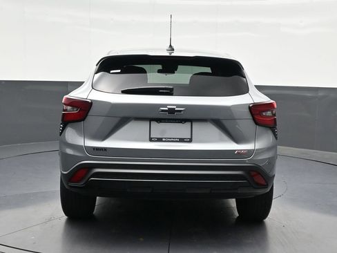 Used 2024 Chevrolet Trax RS FWD image 4
