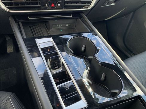 Used 2025 Volkswagen Atlas Cross Sport SE image 41