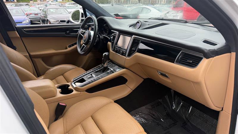 Used 2016 Porsche Macan Turbo AWD/4WD image 6