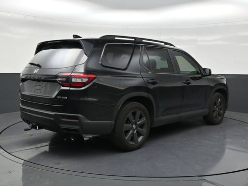 Used 2026 Honda Pilot Sport image 5