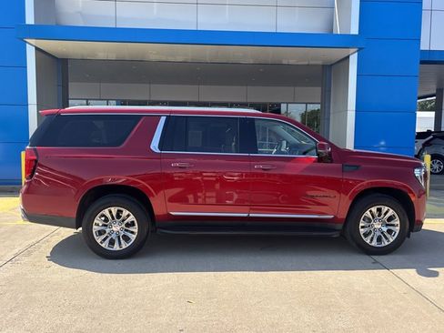 Used 2023 GMC Yukon XL Denali w/ LPO, Floor Liner Package AWD/4WD image 2