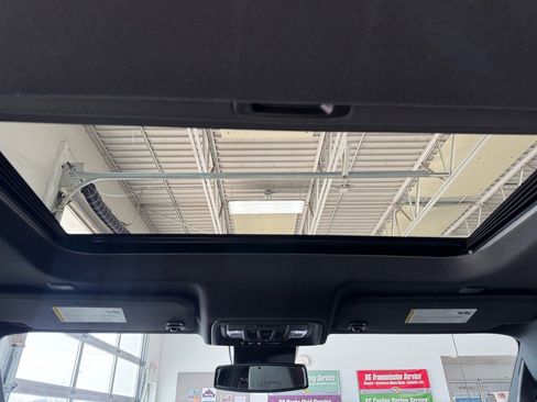 Used 2024 GMC Sierra 1500 AT4 w/ AT4 Premium Package image 14