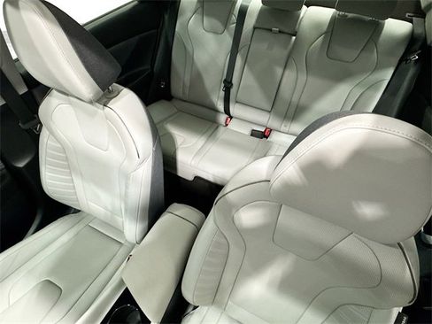 Used 2023 Hyundai Elantra Limited image 23