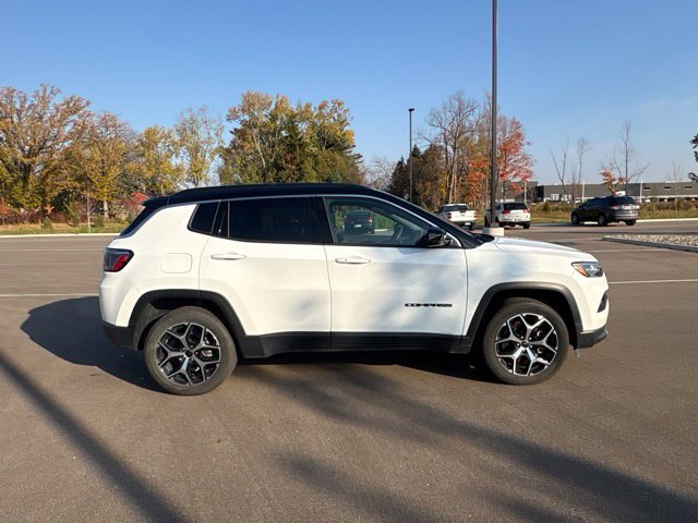 Certified 2025 Jeep Compass Limited AWD/4WD image 6