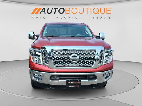 Used 2018 Nissan Titan SL w/ Chrome Package AWD/4WD image 8
