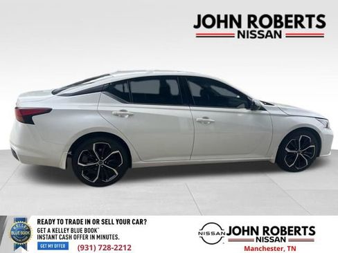 Used 2024 Nissan Altima 2.5 SR w/ SR Premium Package FWD image 21