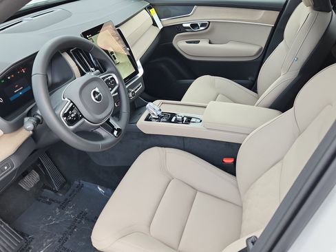 New 2026 Volvo XC90 T8 Plus w/ Protection Package image 8