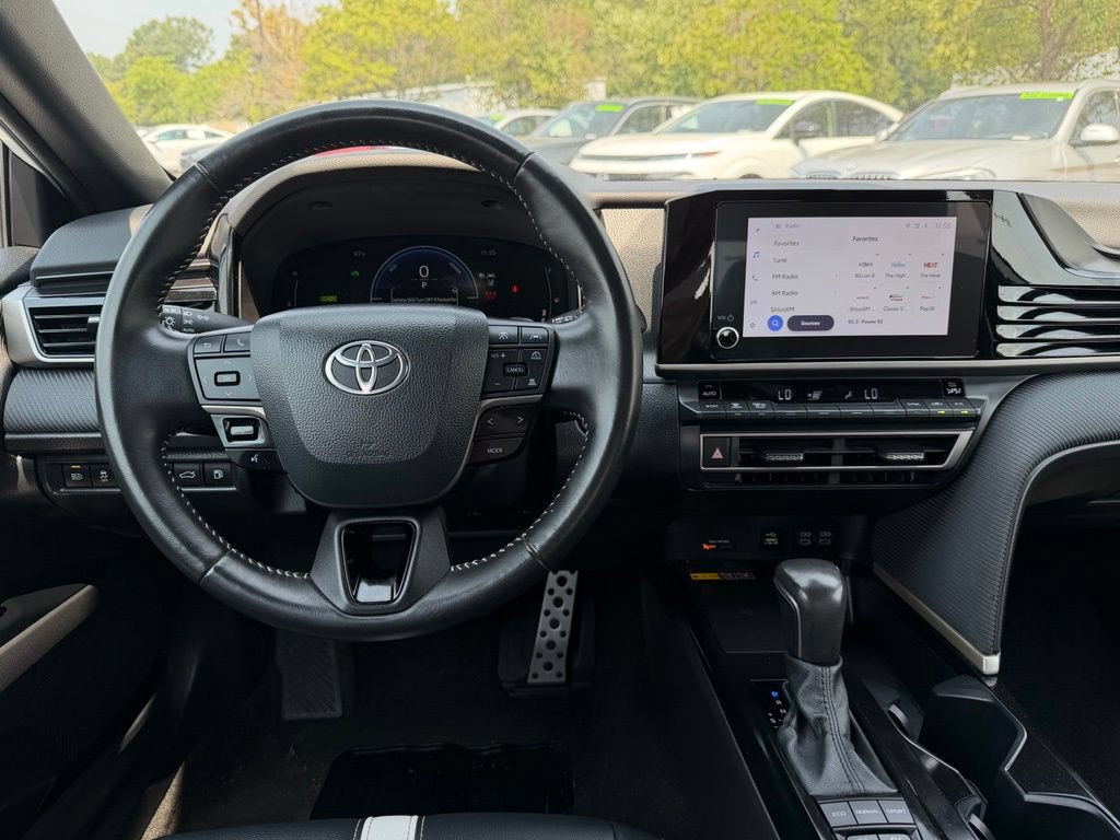 Used 2025 Toyota Camry SE FWD image 19
