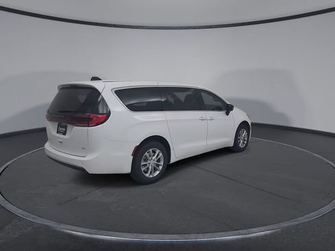 New 2027 Chrysler Pacifica Select AWD/4WD image 15